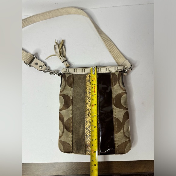 COACH Signature Stripe Bag Python Snake Crossbody Swingpack F06W-10266 - Picture 12 of 12